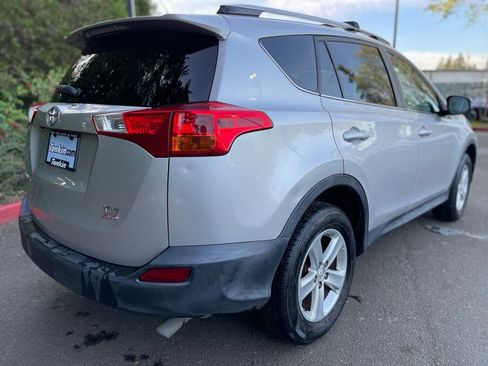 Used 2013 Toyota RAV4 XLE image 4