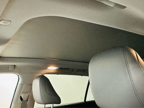 Used 2024 Toyota Highlander Platinum image 21