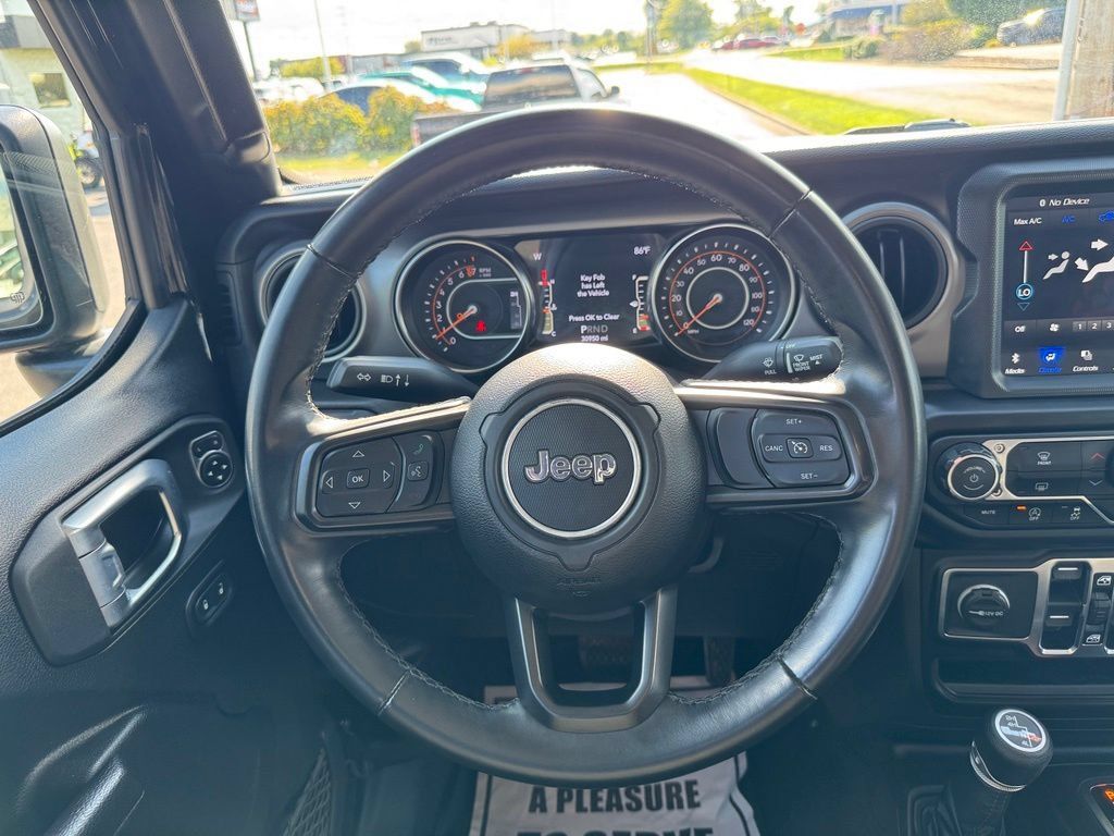Used 2021 Jeep Gladiator Sport AWD/4WD image 17