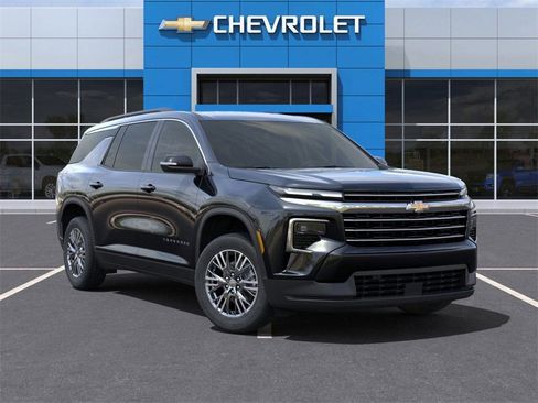 New 2025 Chevrolet Traverse LT w/ Driver Confidence Package FWD image 7