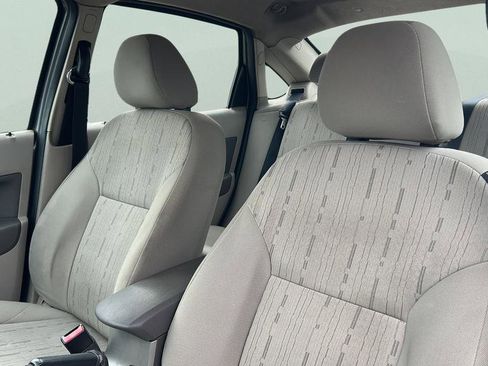 Used 2010 Ford Focus SE image 16