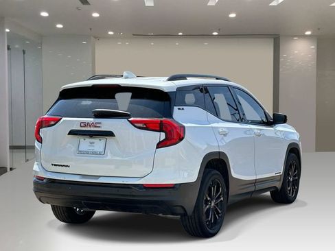 Used 2021 GMC Terrain SLE w/ Driver Convenience Package FWD image 4