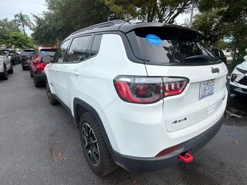 Used 2025 Jeep Compass Trailhawk AWD/4WD image 9