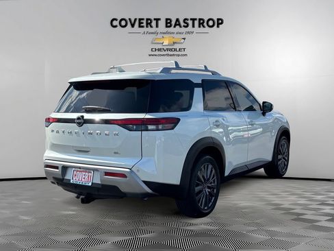 Used 2024 Nissan Pathfinder SL w/ SL Premium Package image 5