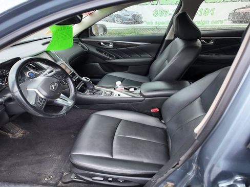 Used 2018 INFINITI Q50 Luxe w/ Essential Package (3.0T Luxe) AWD/4WD image 9