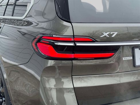Certified 2023 BMW X7 xDrive40i w/ Premium Package image 10