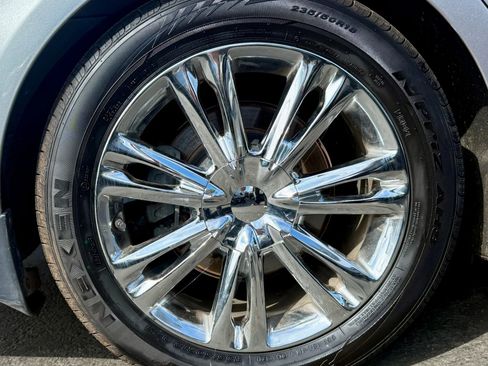 Used 2012 Hyundai Genesis 3.8 w/ Premium Pkg image 6