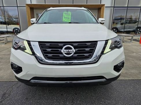 Used 2020 Nissan Pathfinder Platinum image 2