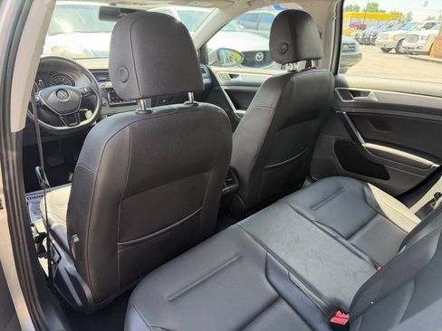 Used 2015 Volkswagen Golf S FWD image 29