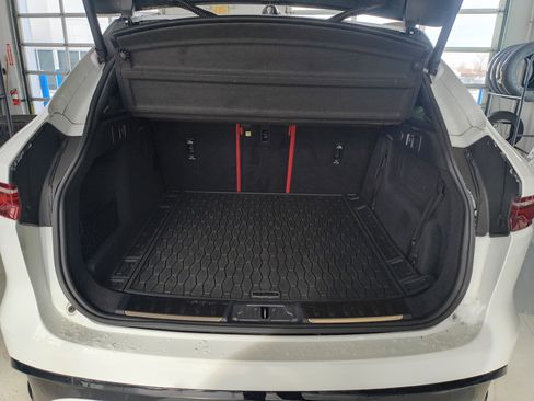 Used 2023 Jaguar F-PACE R-Dynamic S image 7