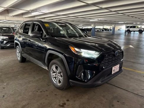 Used 2024 Toyota RAV4 LE AWD/4WD image 2
