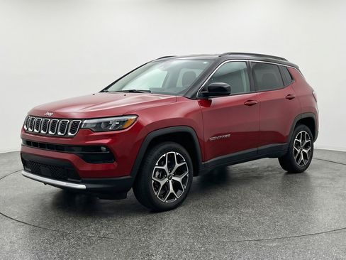 Used 2025 Jeep Compass Limited image 3