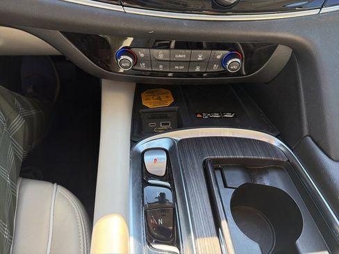 Used 2024 Buick Enclave Avenir w/ Avenir Technology Package image 18