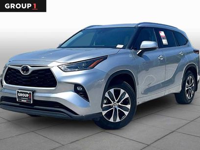 Used 2021 Toyota Highlander XLE
