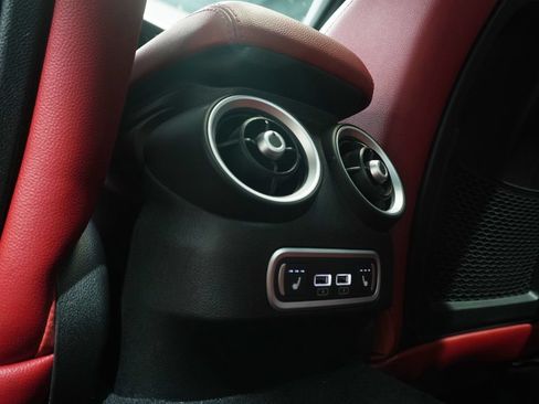 Used 2023 Alfa Romeo Giulia Veloce AWD/4WD image 14