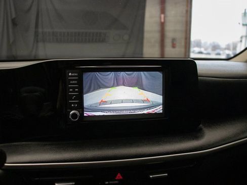 Used 2025 Nissan Kicks S image 36