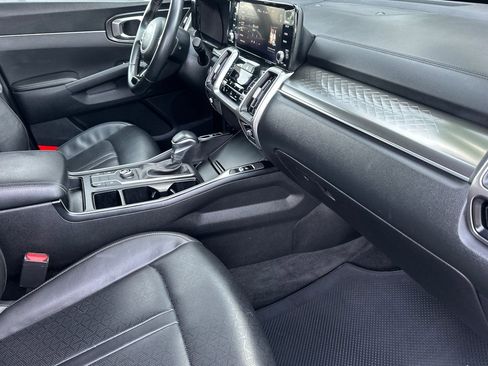 Certified 2022 Kia Sorento S w/ Panoramic Sunroof Package image 19