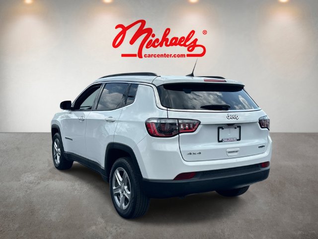 Used 2024 Jeep Compass Latitude AWD/4WD image 4