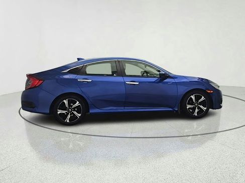 Used 2018 Honda Civic Touring image 7