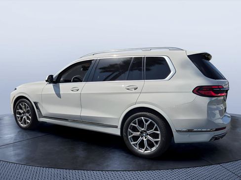 Used 2023 BMW X7 xDrive40i w/ Premium Package AWD/4WD image 4