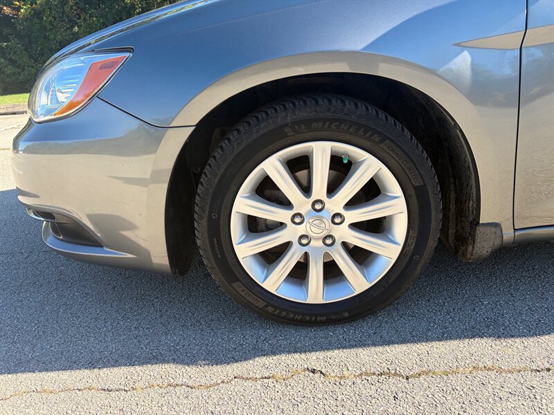 Used 2012 Chrysler 200 Touring w/ Cold Weather Group FWD image 26