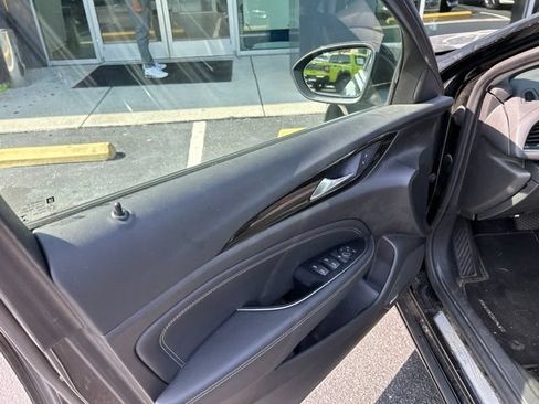 Used 2018 Buick Regal Essence w/ Driver Confidence Package #1 FWD image 17