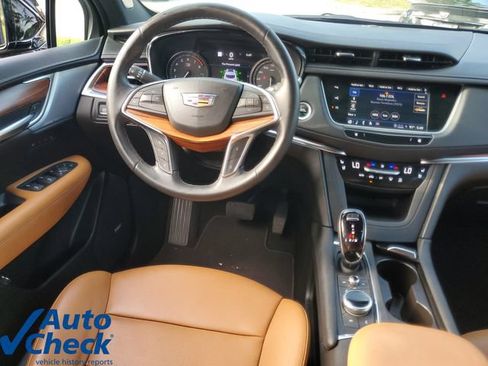 Certified 2024 Cadillac XT5 Premium Luxury w/ Technology Package FWD image 17