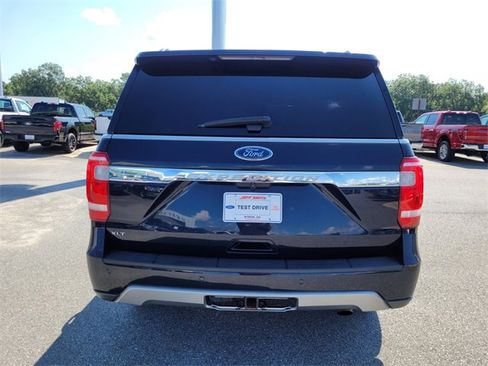Used 2021 Ford Expedition XLT image 11