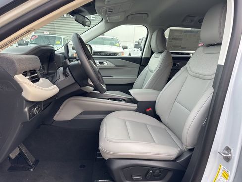 New 2026 Ford Explorer Active w/ Active Comfort Package image 12