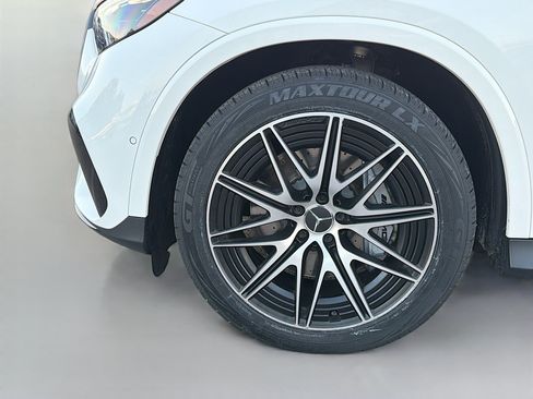 Used 2025 Mercedes-Benz GLC 43 AMG 4MATIC image 40