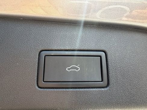 Used 2023 Volkswagen ID.4 Pro S AWD/4WD image 9