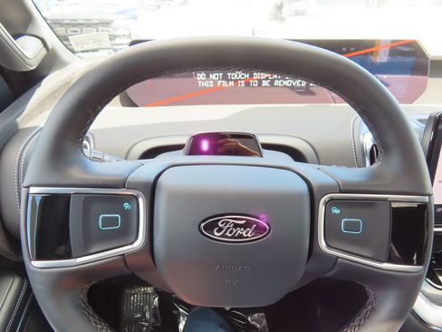 New 2026 Ford Expedition Platinum image 10