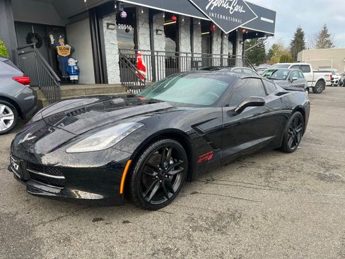 Used 2019 Chevrolet Corvette Stingray Coupe w/ 1LT image 1