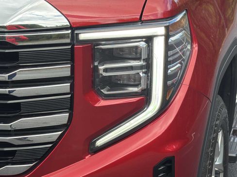Used 2025 GMC Sierra 1500 SLT w/ SLT Premium Plus Package AWD/4WD image 36