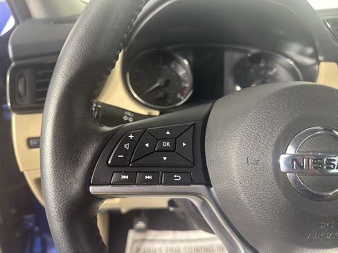 Used 2020 Nissan Rogue SV AWD/4WD image 19