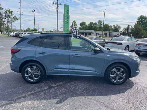 Used 2023 Ford Escape ST-Line w/ Tech Pack #1 AWD/4WD image 10
