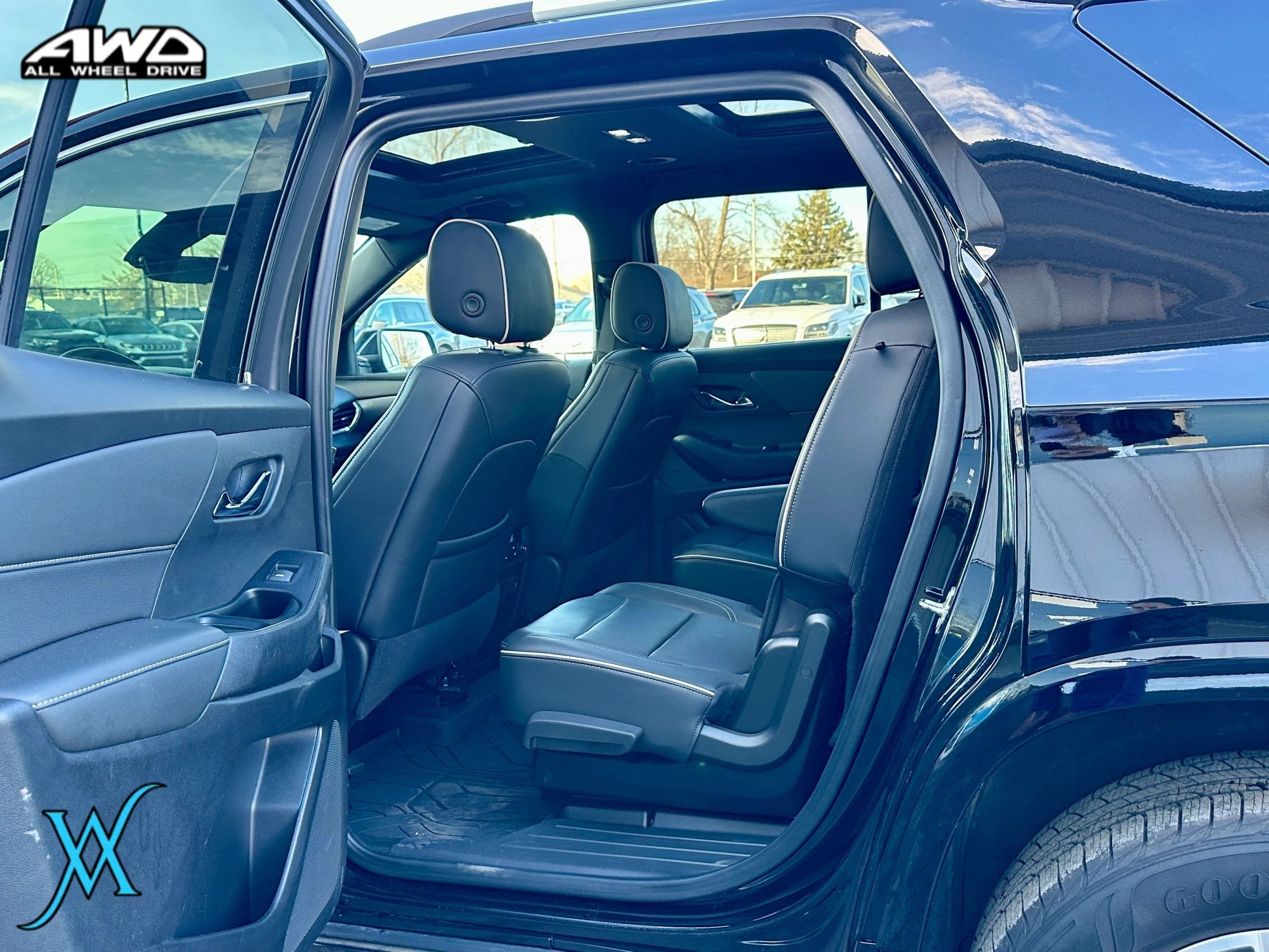 Used 2022 Chevrolet Traverse Premier w/ LPO, Floor Liner Package AWD/4WD image 22