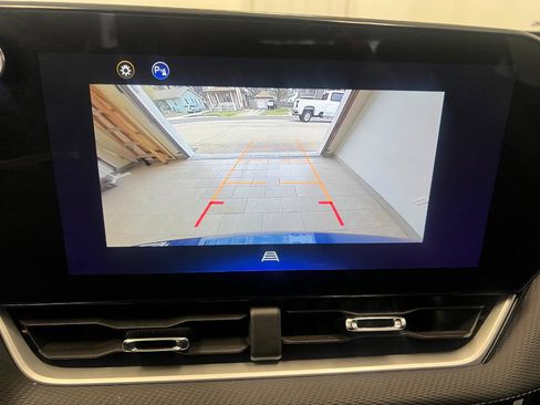 Used 2025 Chevrolet Equinox LT FWD image 60