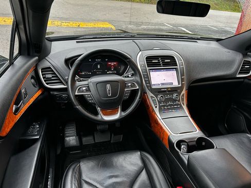 Used 2020 Lincoln Nautilus Reserve image 17