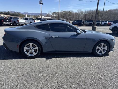 Used 2024 Ford Mustang Coupe image 8