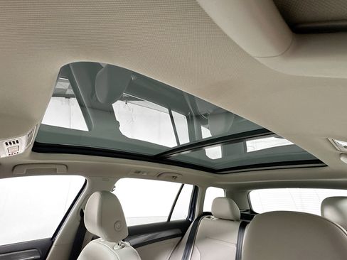 Used 2018 Volkswagen Golf Alltrack SE image 4