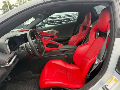 Used 2022 Chevrolet Corvette Stingray Preferred Conv w/ Z51 Performance Package RWD image 11