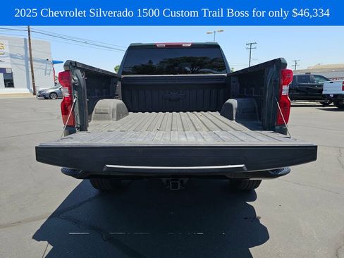 Used 2025 Chevrolet Silverado 1500 Custom Trail Boss AWD/4WD image 15