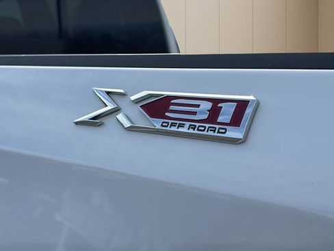 Used 2021 GMC Sierra 1500 Elevation w/ Preferred Package image 13