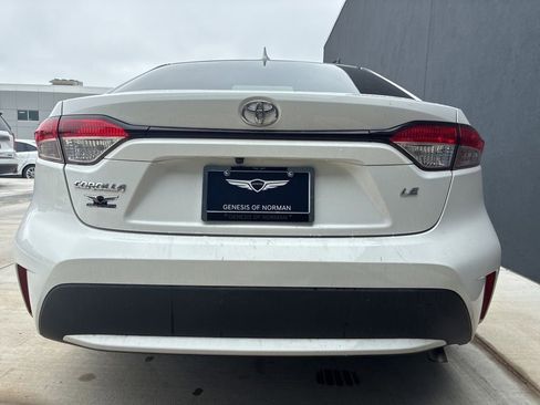 Used 2020 Toyota Corolla LE FWD image 4