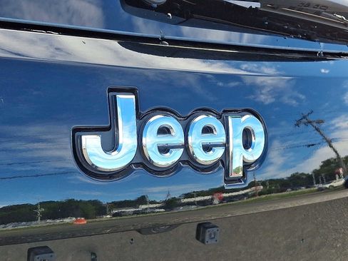 Certified 2020 Jeep Grand Cherokee Laredo image 29