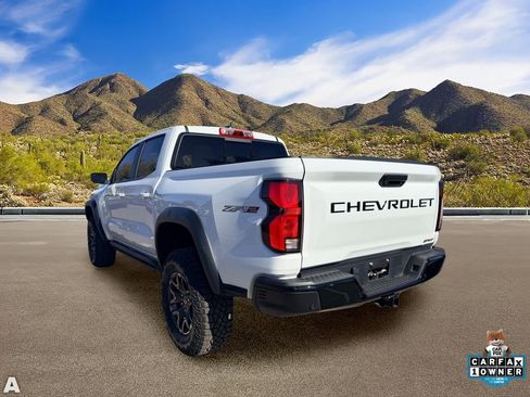 Used 2025 Chevrolet Colorado ZR2 w/ Technology Package AWD/4WD image 3