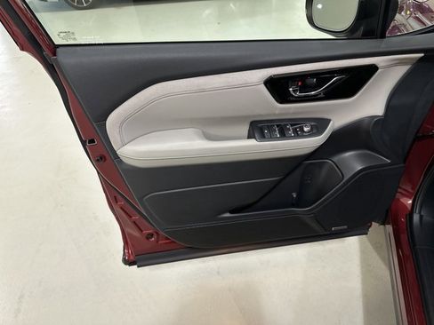 Used 2025 Subaru Forester Limited image 18