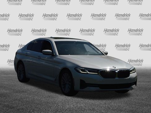 Used 2022 BMW 530i w/ Convenience Package RWD image 5