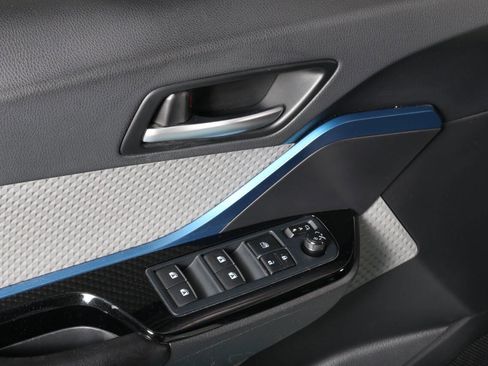 Used 2019 Toyota C-HR XLE image 38